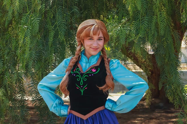 Princess Anna performer in costume
